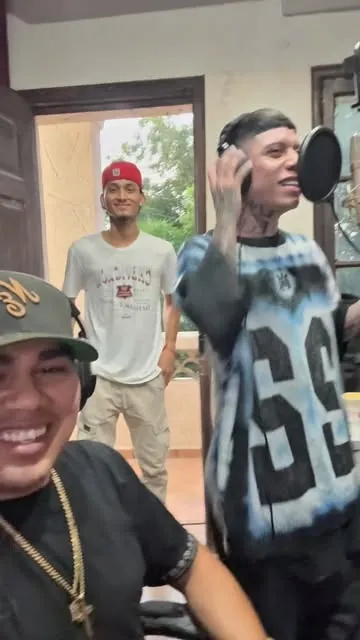 Sesión en Sawna Records con Santa Fe Klan